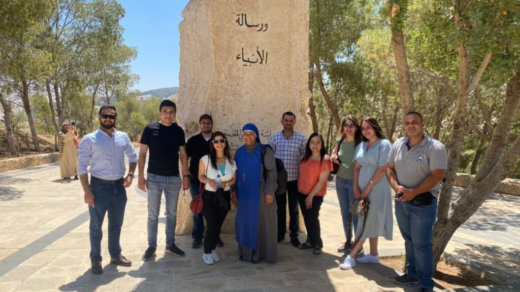 Lee más sobre el artículo Paseo con los Jóvenes de la parroquia del Sagrado Corazón en Amman – Jordania
